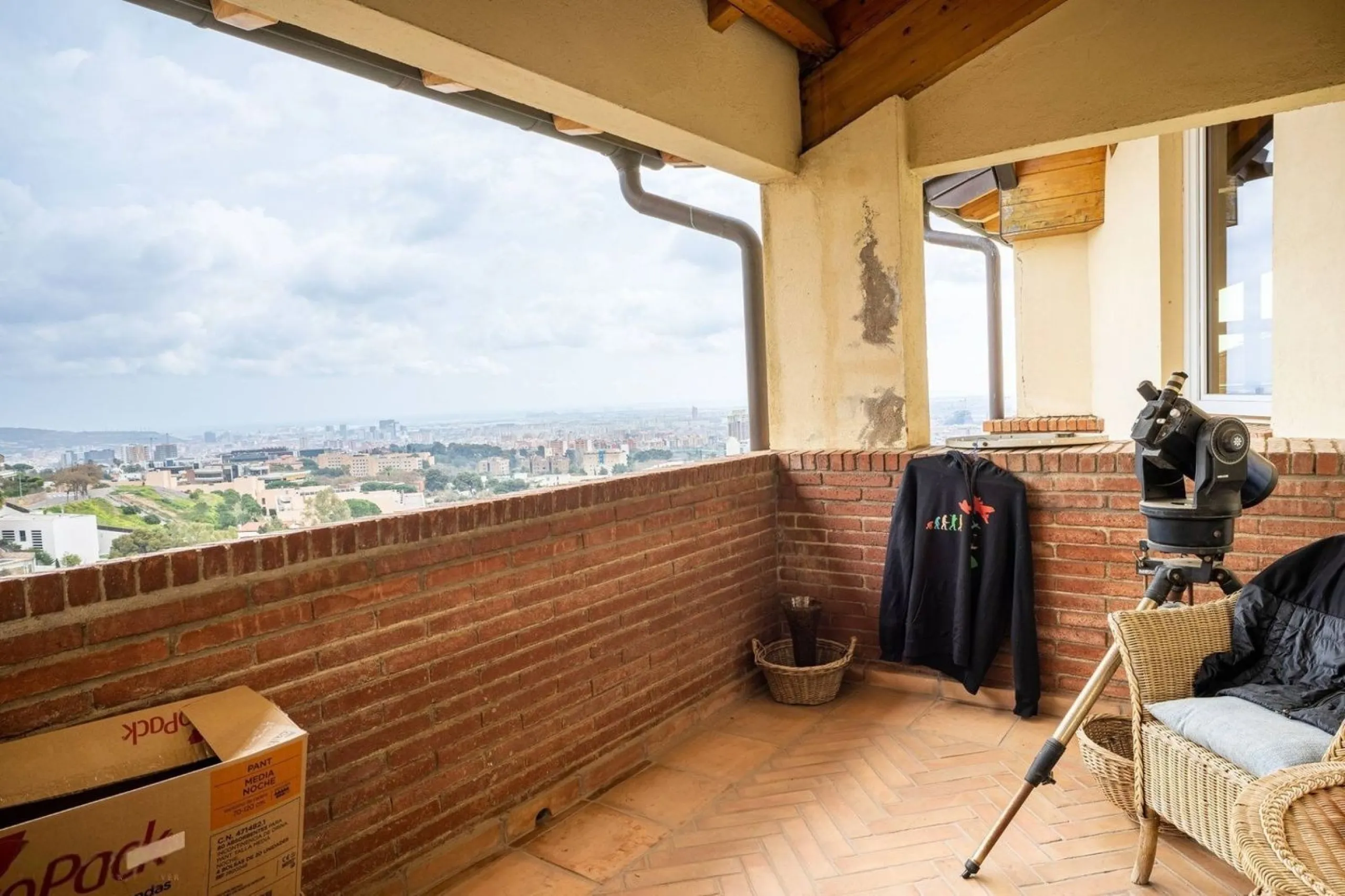 Exclusive Villa with Private Pool in Esplugues de Llobregat, Barcelona