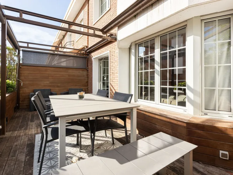 Family Home with 4 Bedrooms in Esplugues de Llobregat, Barcelona