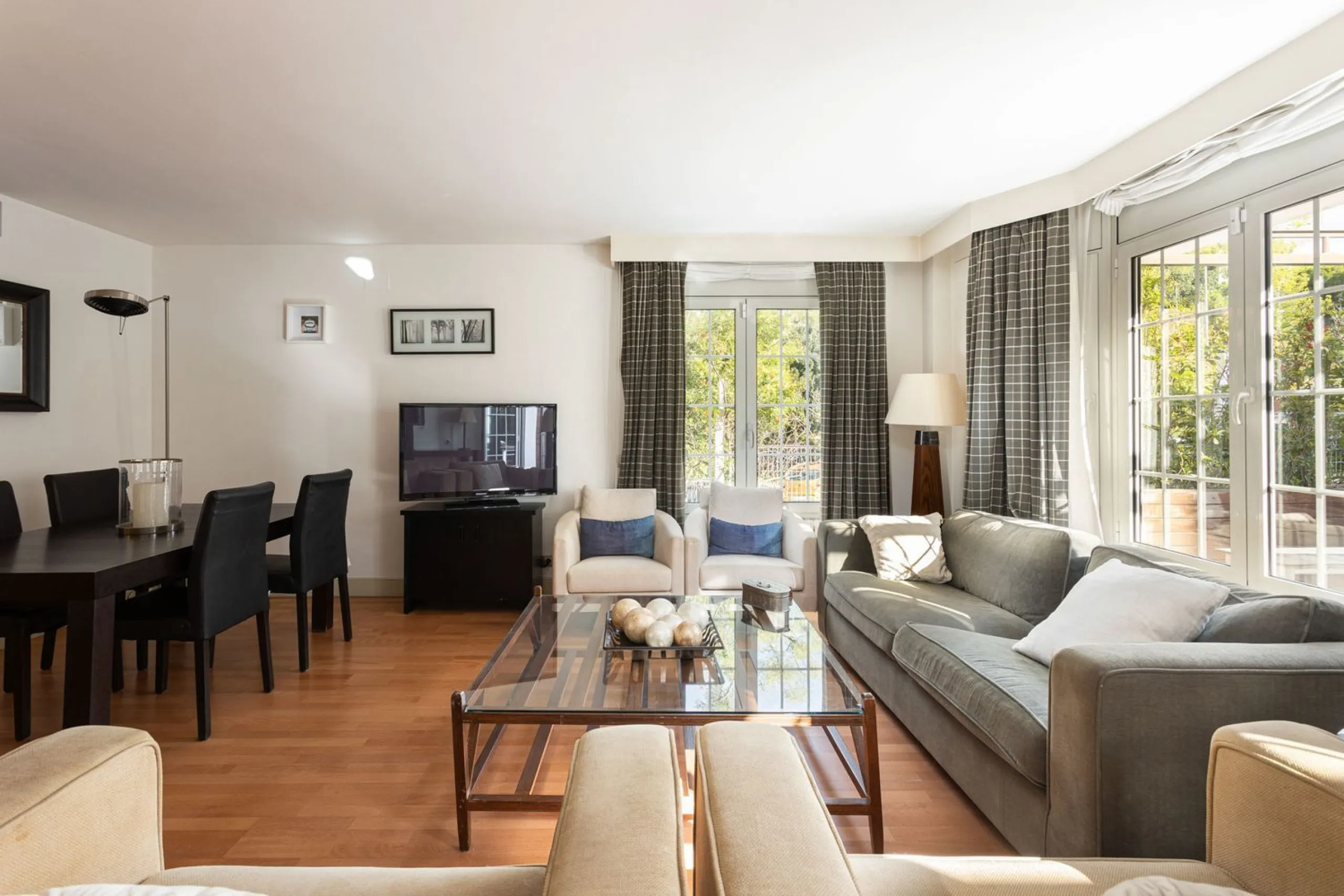 Family Home with 4 Bedrooms in Esplugues de Llobregat, Barcelona