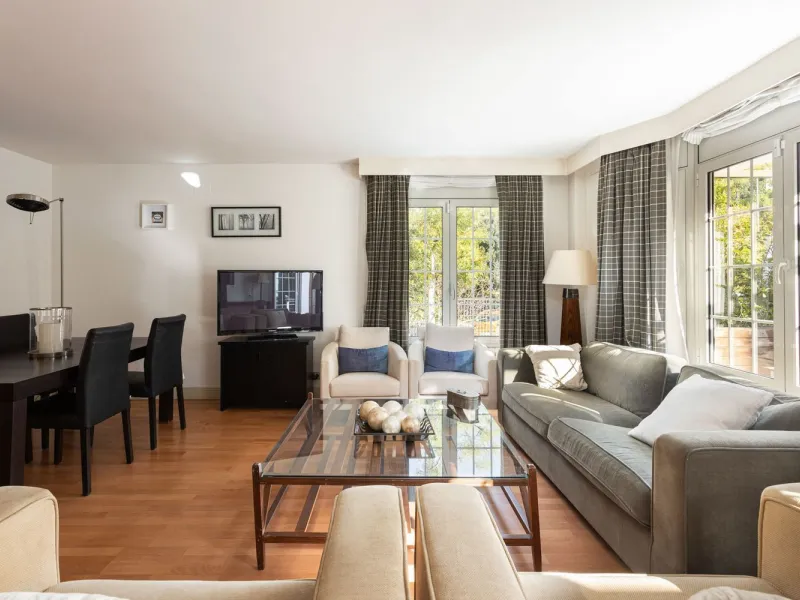 Family Home with 4 Bedrooms in Esplugues de Llobregat, Barcelona