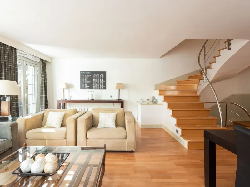 Family Home with 4 Bedrooms in Esplugues de Llobregat, Barcelona