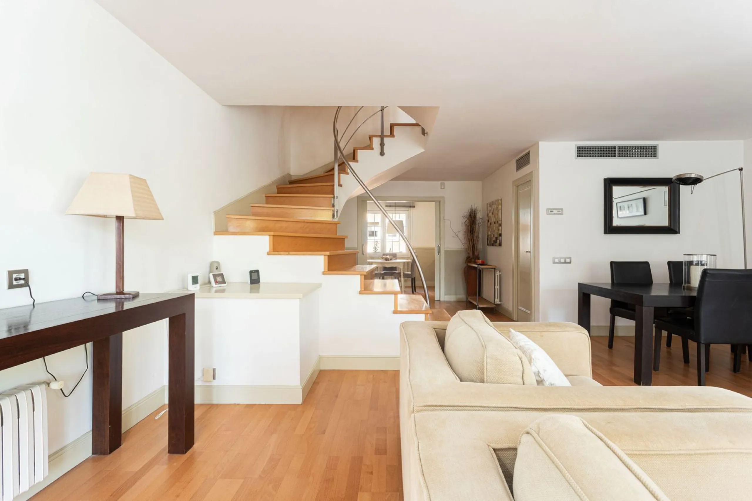 Family Home with 4 Bedrooms in Esplugues de Llobregat, Barcelona