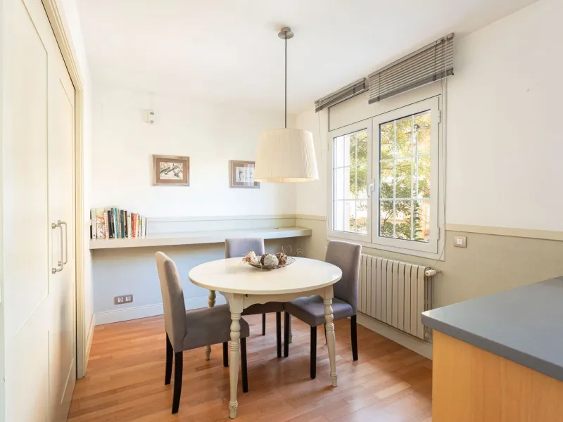 Family Home with 4 Bedrooms in Esplugues de Llobregat, Barcelona