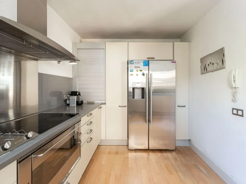 Family Home with 4 Bedrooms in Esplugues de Llobregat, Barcelona