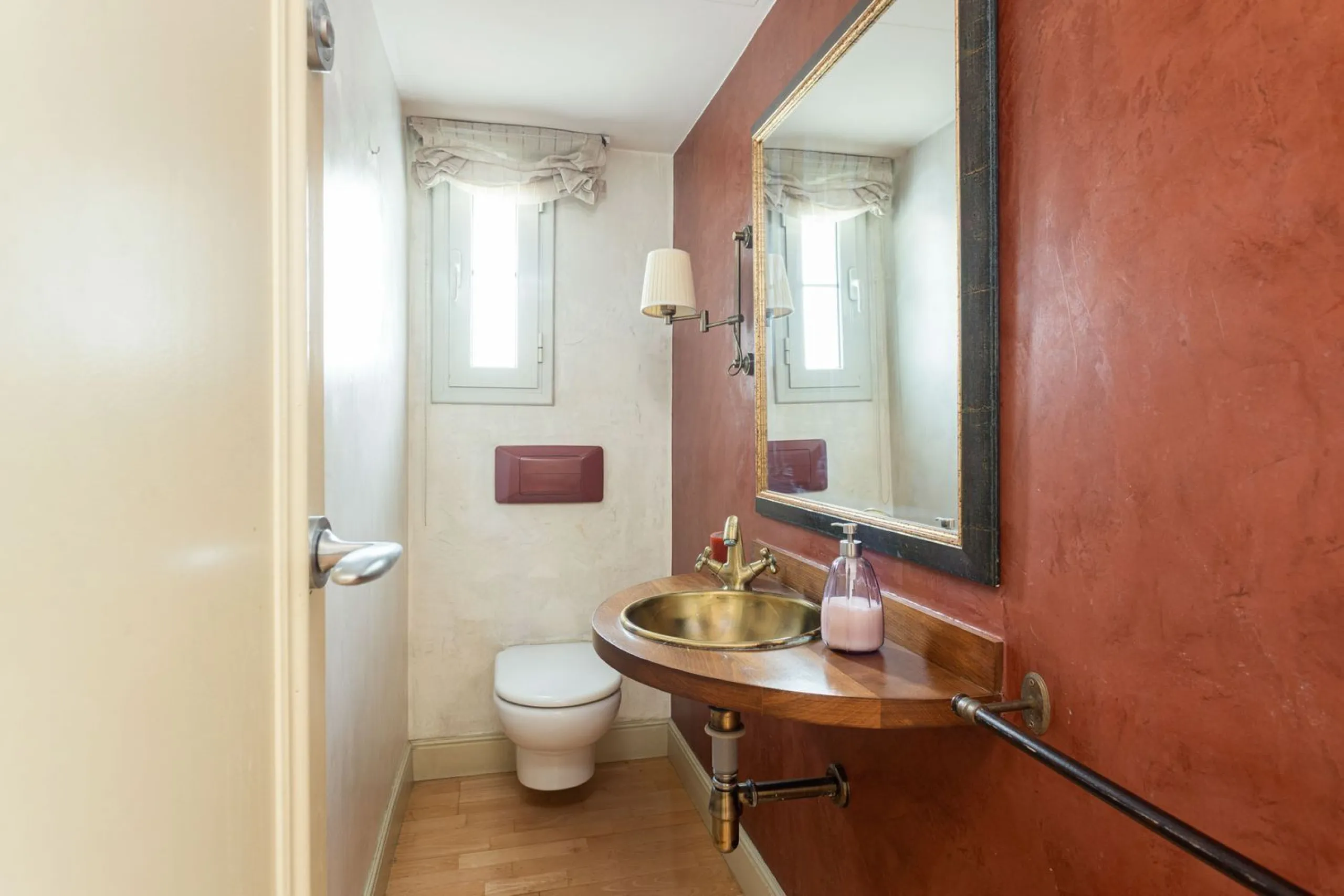 Family Home with 4 Bedrooms in Esplugues de Llobregat, Barcelona