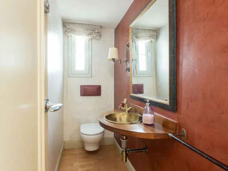 Family Home with 4 Bedrooms in Esplugues de Llobregat, Barcelona