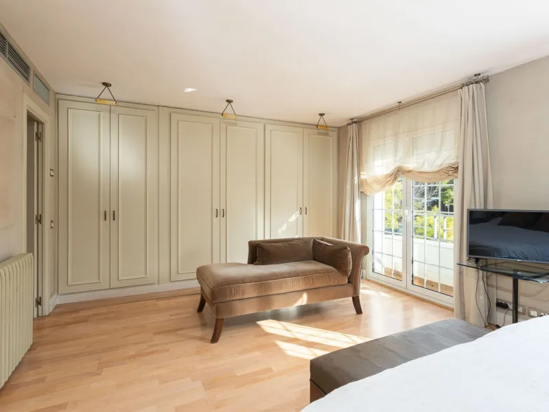 Family Home with 4 Bedrooms in Esplugues de Llobregat, Barcelona