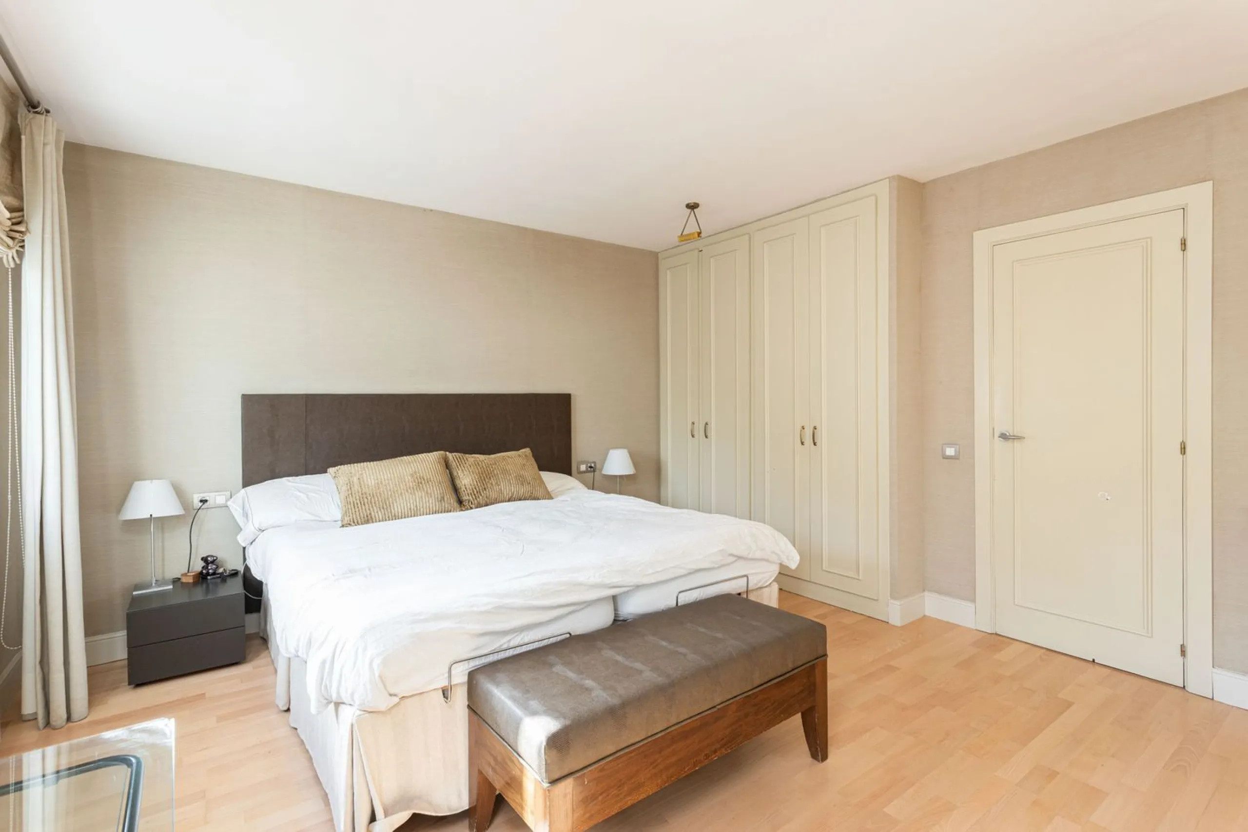 Family Home with 4 Bedrooms in Esplugues de Llobregat, Barcelona