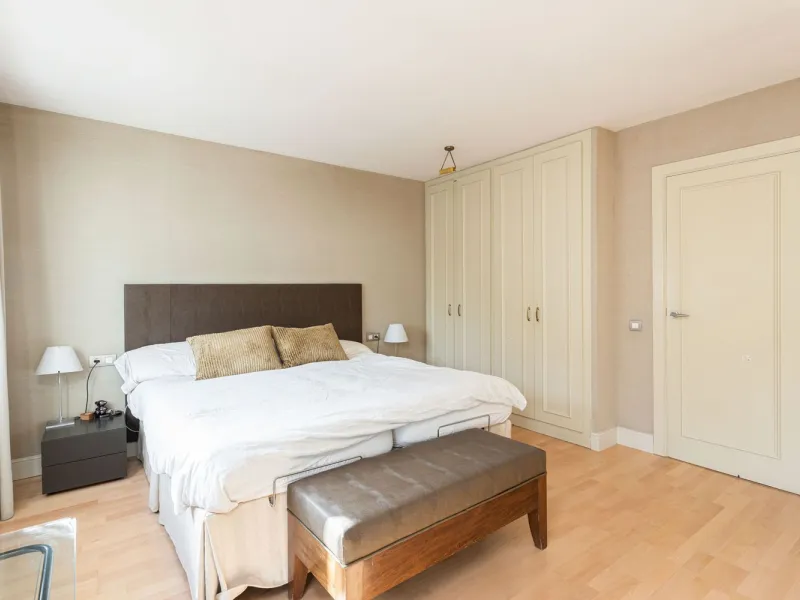 Family Home with 4 Bedrooms in Esplugues de Llobregat, Barcelona