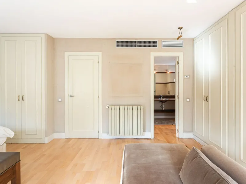 Family Home with 4 Bedrooms in Esplugues de Llobregat, Barcelona