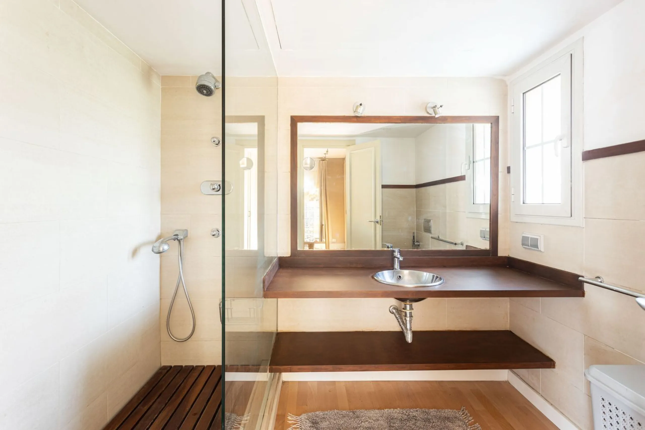 Family Home with 4 Bedrooms in Esplugues de Llobregat, Barcelona