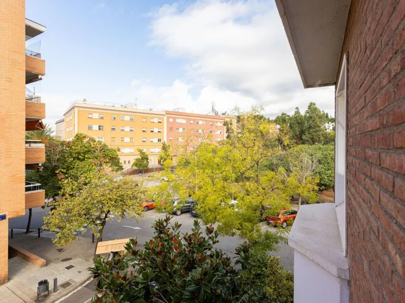 Family Home with 4 Bedrooms in Esplugues de Llobregat, Barcelona