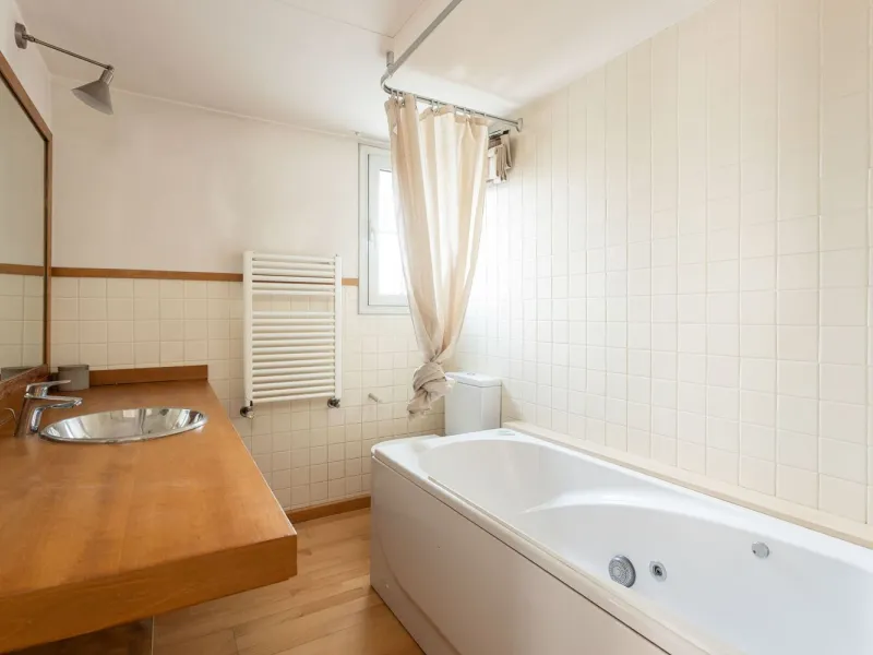 Family Home with 4 Bedrooms in Esplugues de Llobregat, Barcelona
