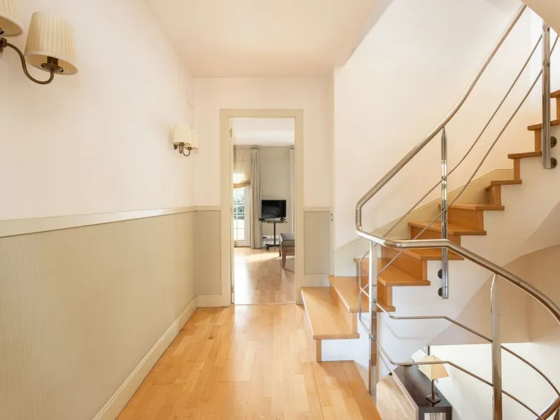 Family Home with 4 Bedrooms in Esplugues de Llobregat, Barcelona