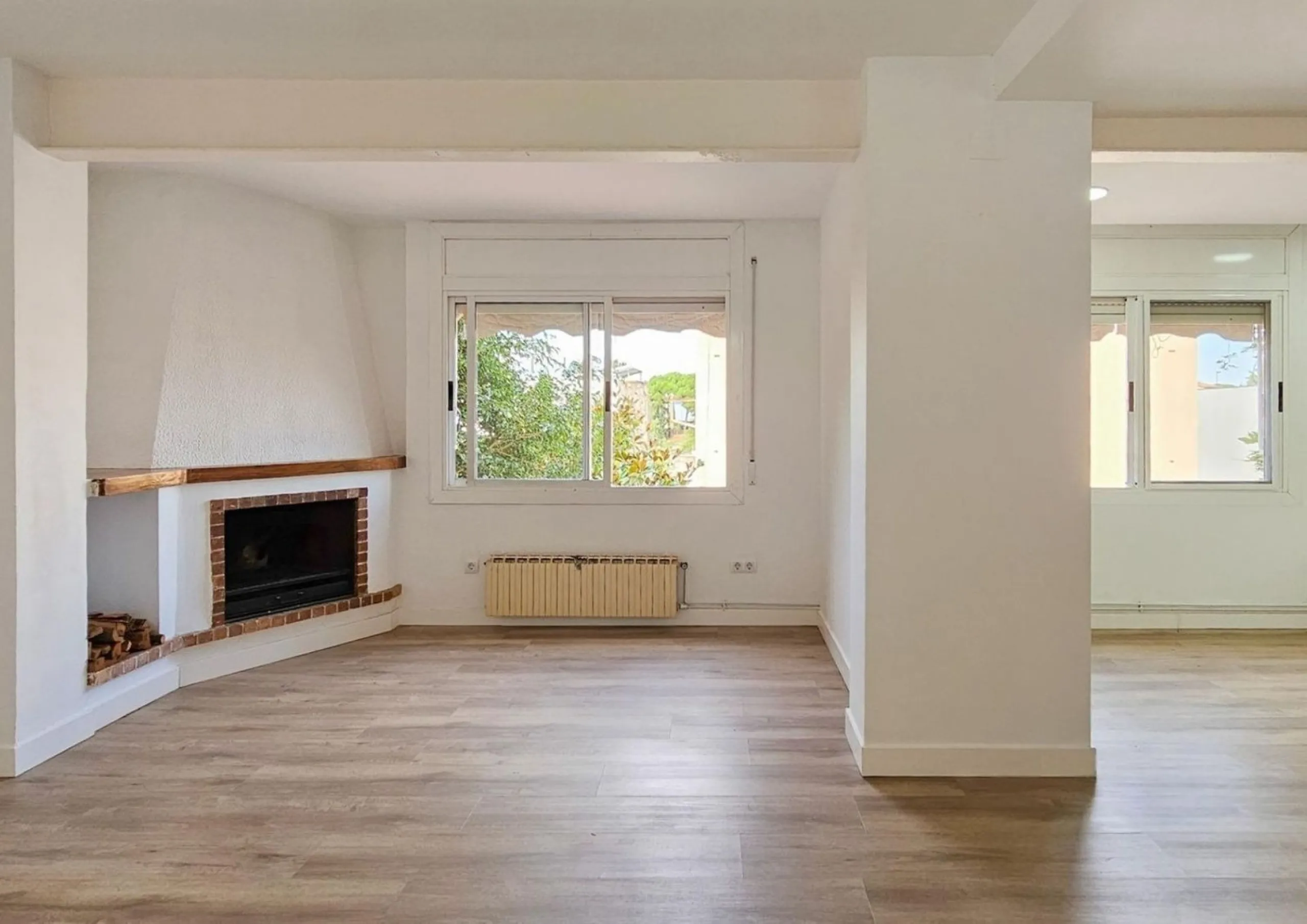 Modern House with Private Garden in Esplugues de Llobregat, Barcelona