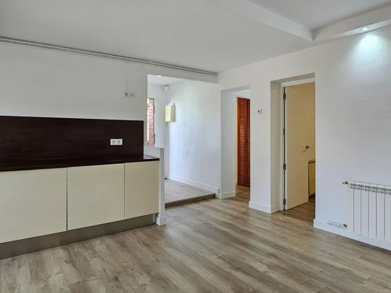 Modern House with Private Garden in Esplugues de Llobregat, Barcelona
