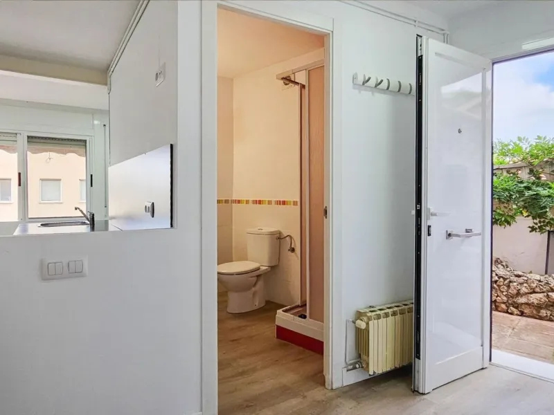 Modern House with Private Garden in Esplugues de Llobregat, Barcelona