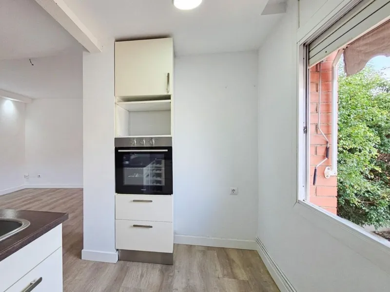 Modern House with Private Garden in Esplugues de Llobregat, Barcelona