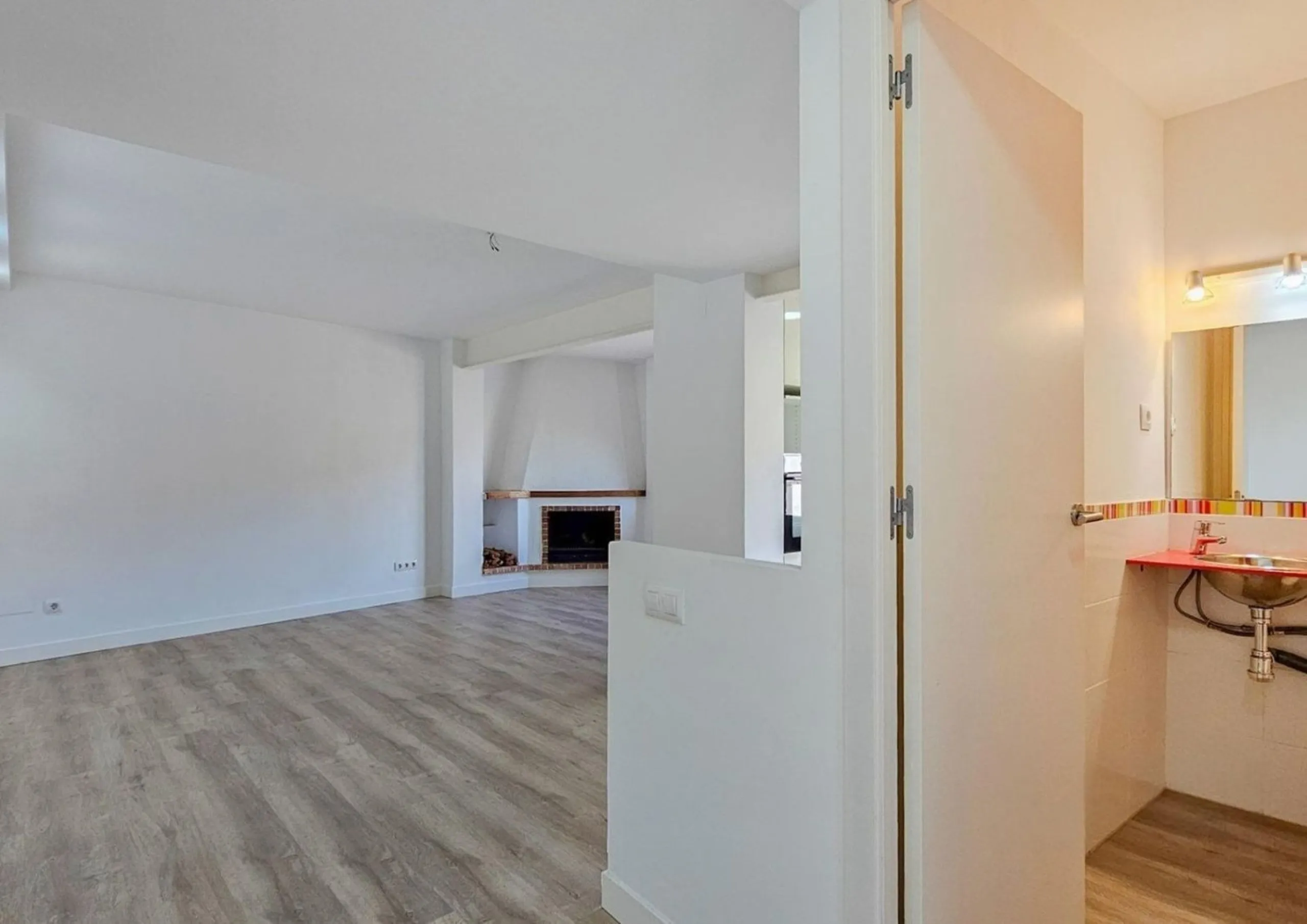Modern House with Private Garden in Esplugues de Llobregat, Barcelona