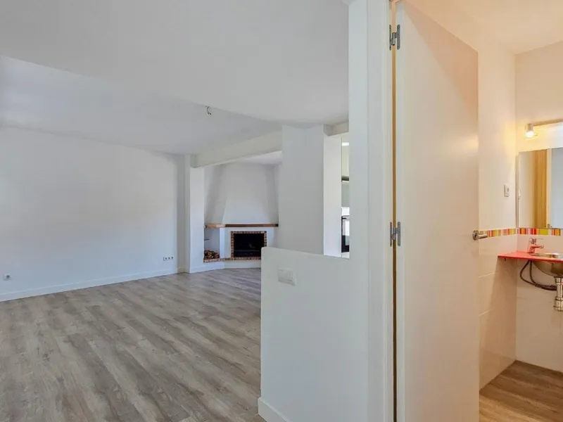 Modern House with Private Garden in Esplugues de Llobregat, Barcelona