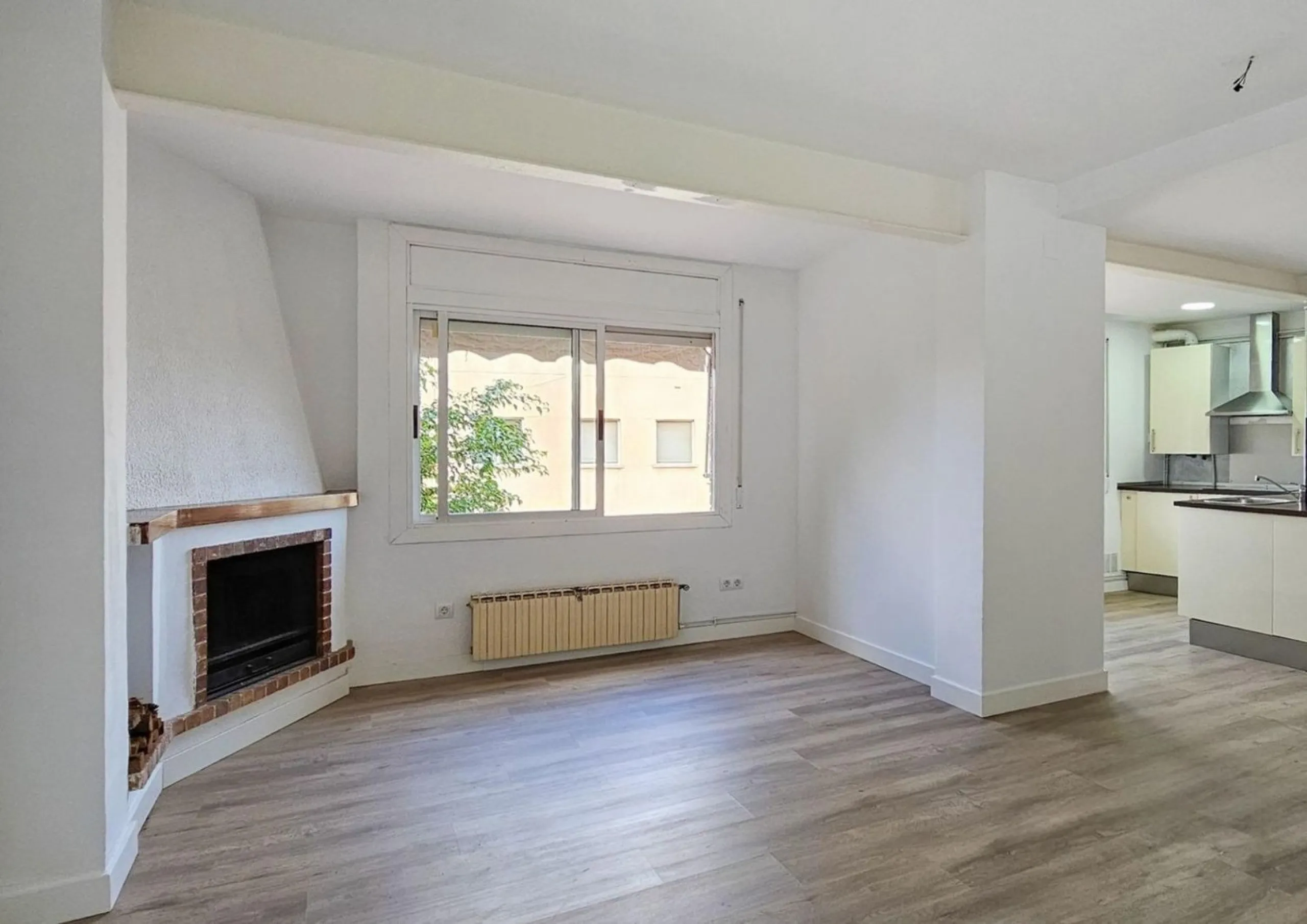 Modern House with Private Garden in Esplugues de Llobregat, Barcelona