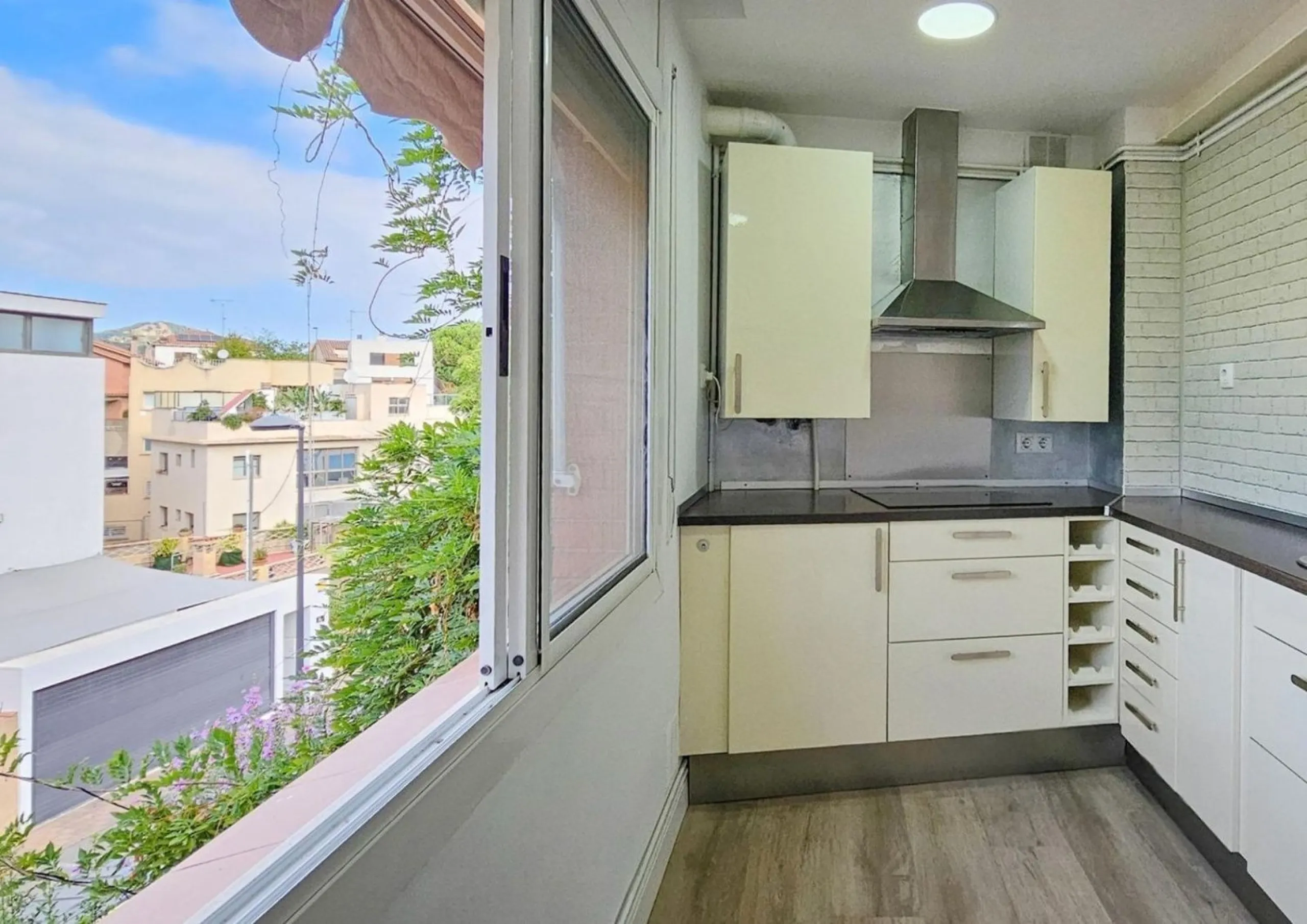 Modern House with Private Garden in Esplugues de Llobregat, Barcelona