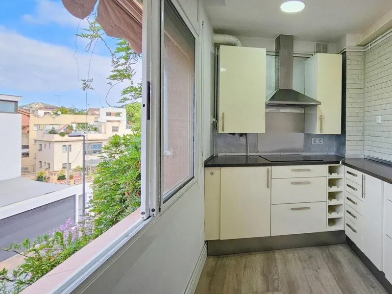Modern House with Private Garden in Esplugues de Llobregat, Barcelona