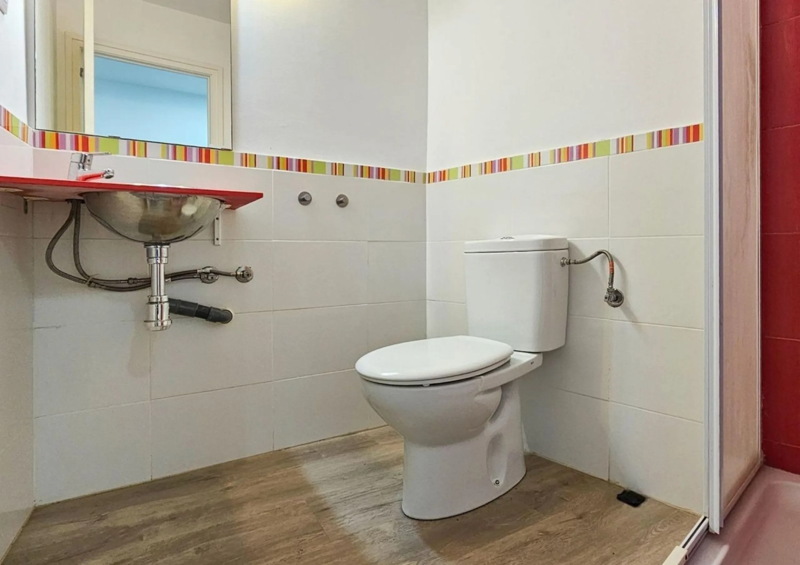 Modern House with Private Garden in Esplugues de Llobregat, Barcelona