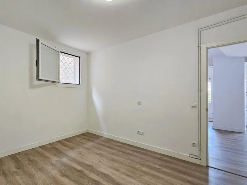 Modern House with Private Garden in Esplugues de Llobregat, Barcelona