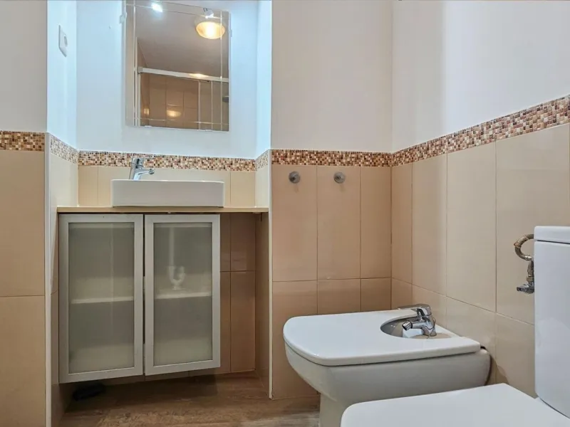 Modern House with Private Garden in Esplugues de Llobregat, Barcelona
