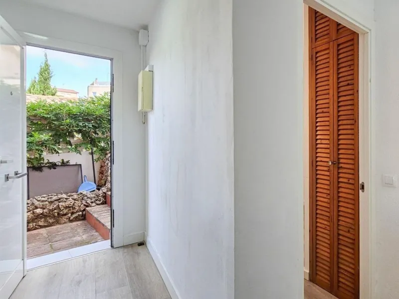 Modern House with Private Garden in Esplugues de Llobregat, Barcelona