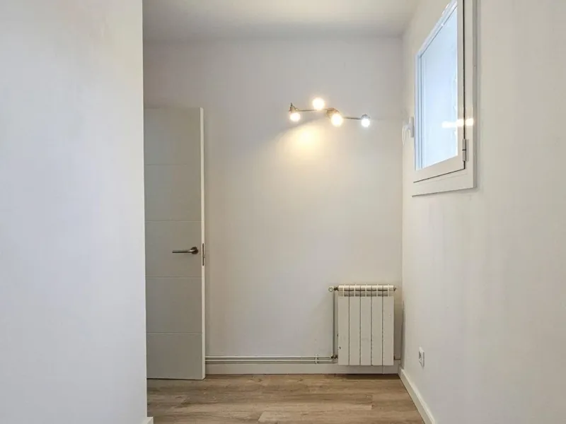 Modern House with Private Garden in Esplugues de Llobregat, Barcelona