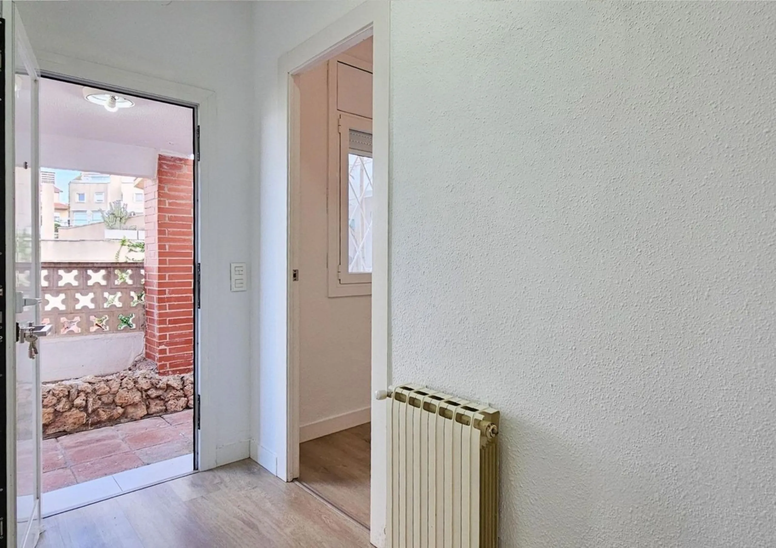 Modern House with Private Garden in Esplugues de Llobregat, Barcelona
