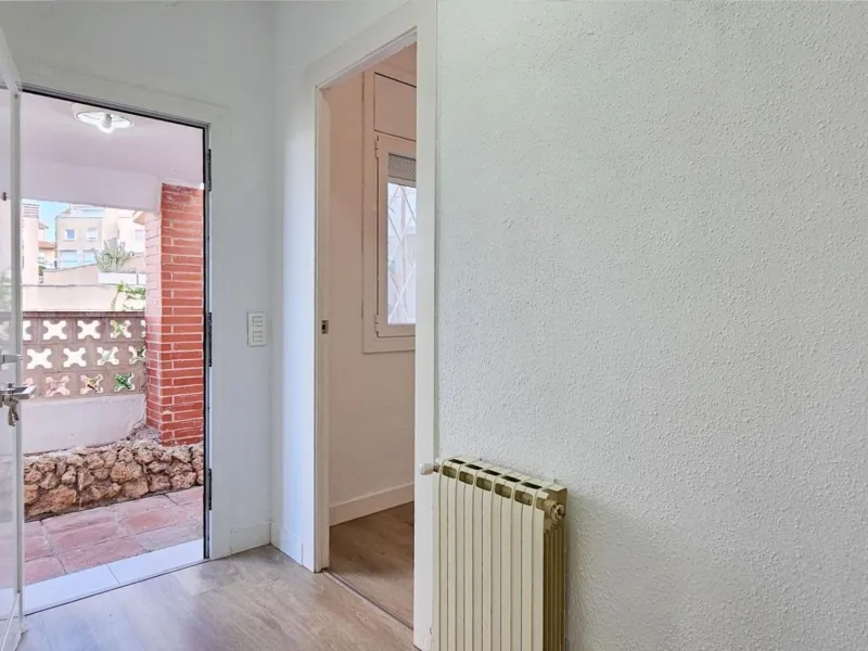 Modern House with Private Garden in Esplugues de Llobregat, Barcelona