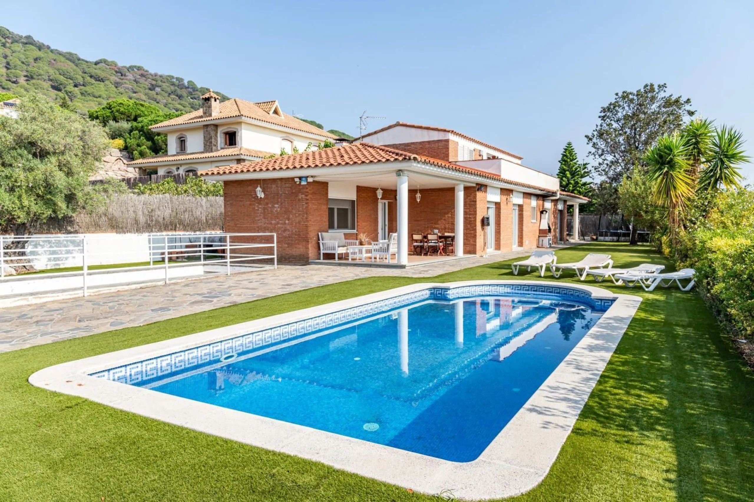 Detached Villa with Sea Views in Argentona, Barcelona