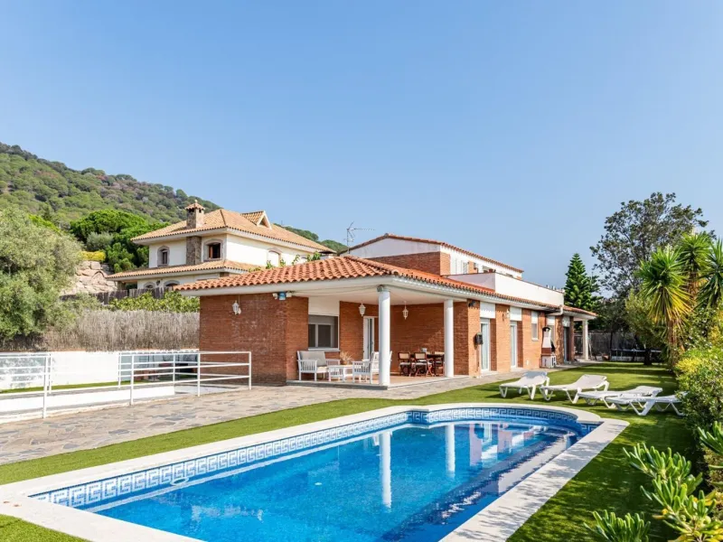Detached Villa with Sea Views in Argentona, Barcelona