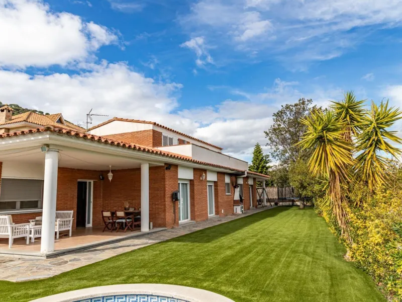 Detached Villa with Sea Views in Argentona, Barcelona
