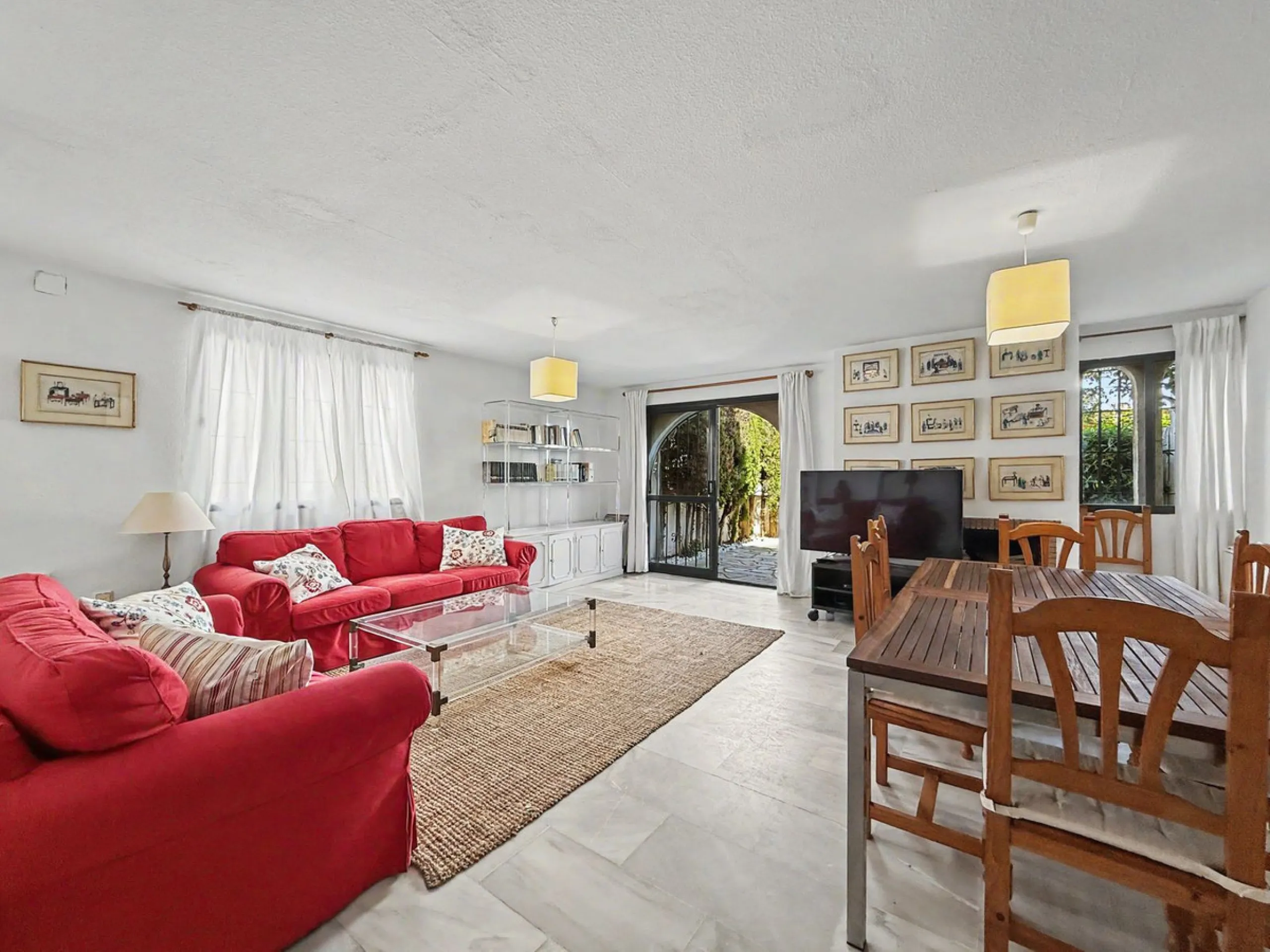 Strandnahes Reihenhaus in Casares Costa | Tourismuslizenz inklusive