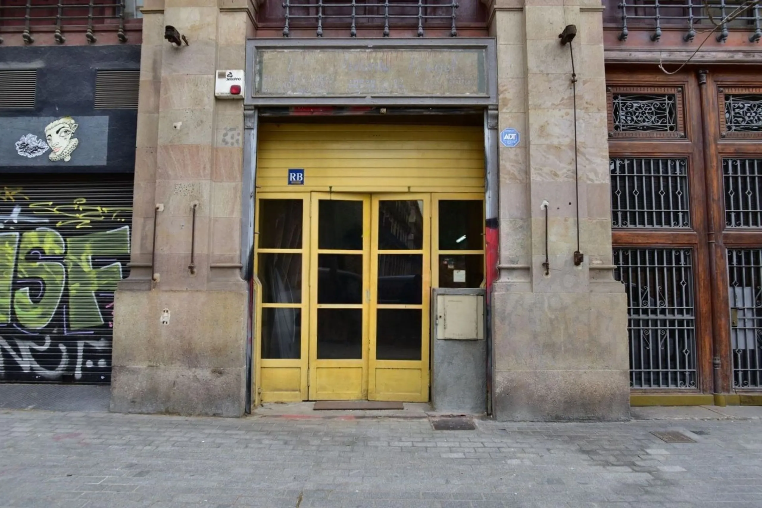 587 m² Commercial Premises in Barcelona