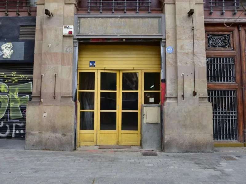 587 m² Commercial Premises in Barcelona