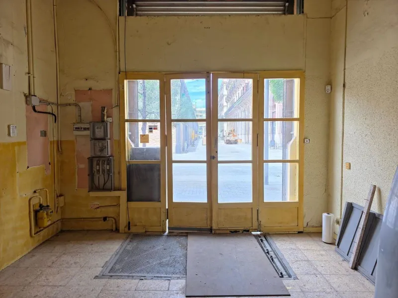 587 m² Commercial Premises in Barcelona