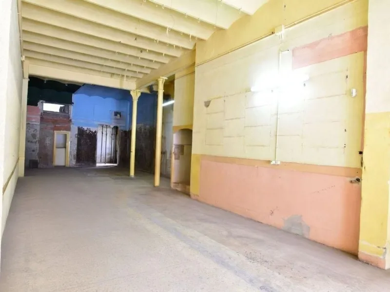 587 m² Commercial Premises in Barcelona
