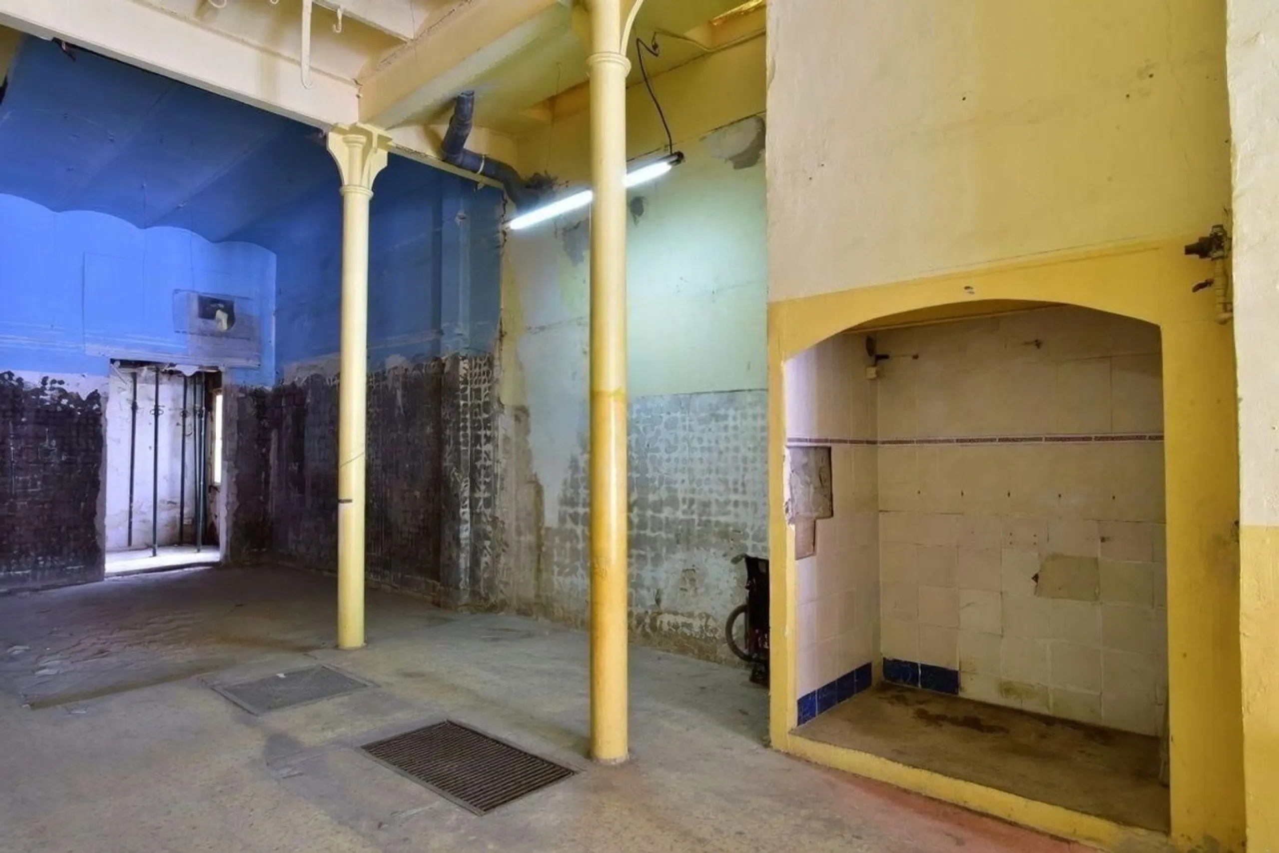 587 m² Commercial Premises in Barcelona