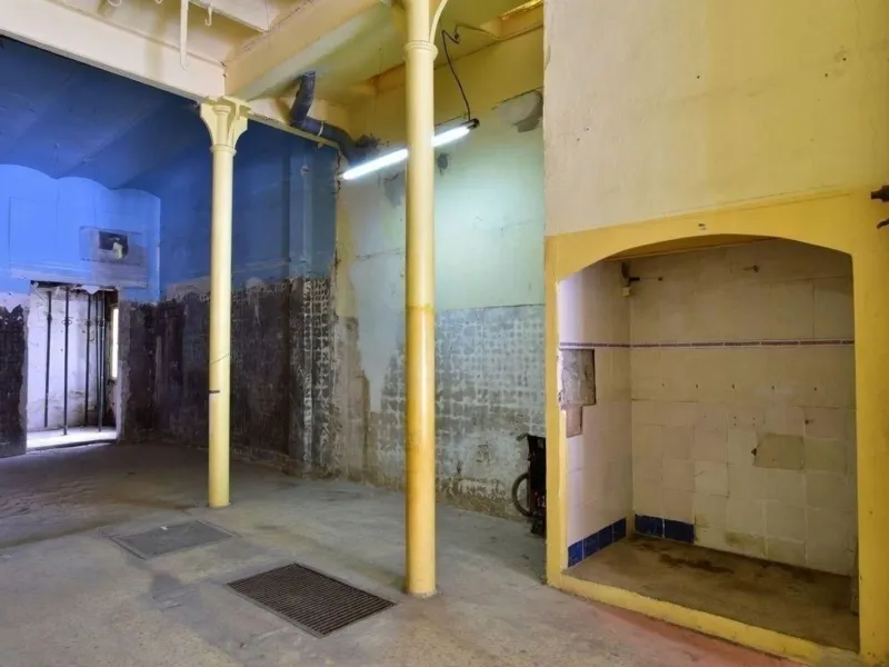 587 m² Commercial Premises in Barcelona