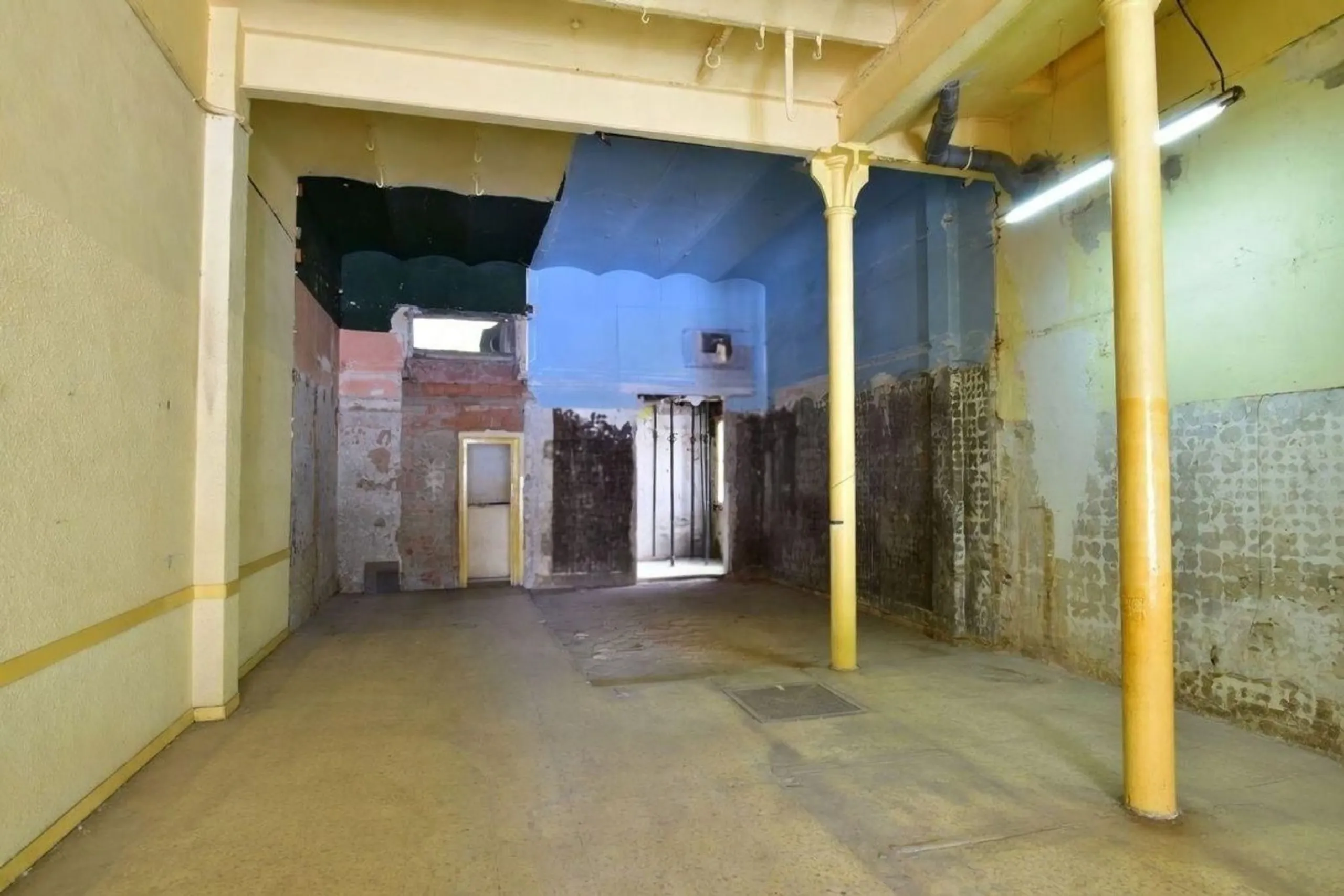 587 m² Commercial Premises in Barcelona