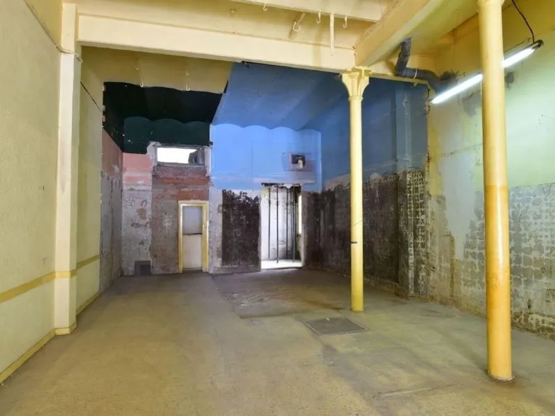 587 m² Commercial Premises in Barcelona
