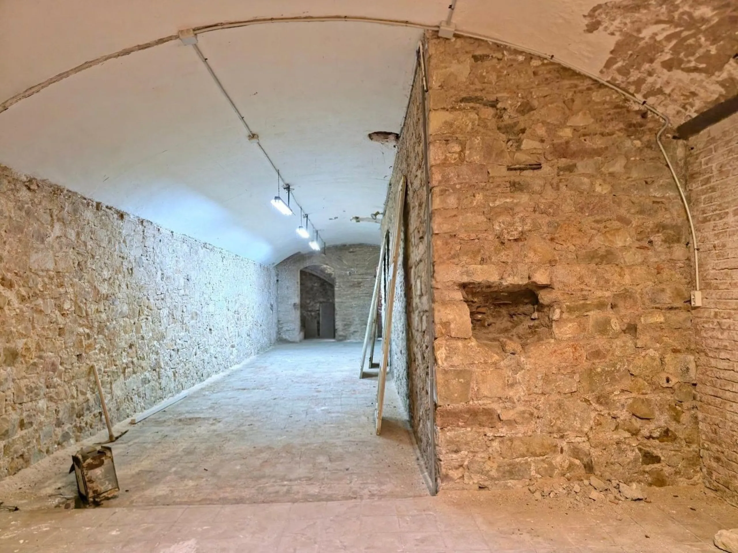 587 m² Commercial Premises in Barcelona