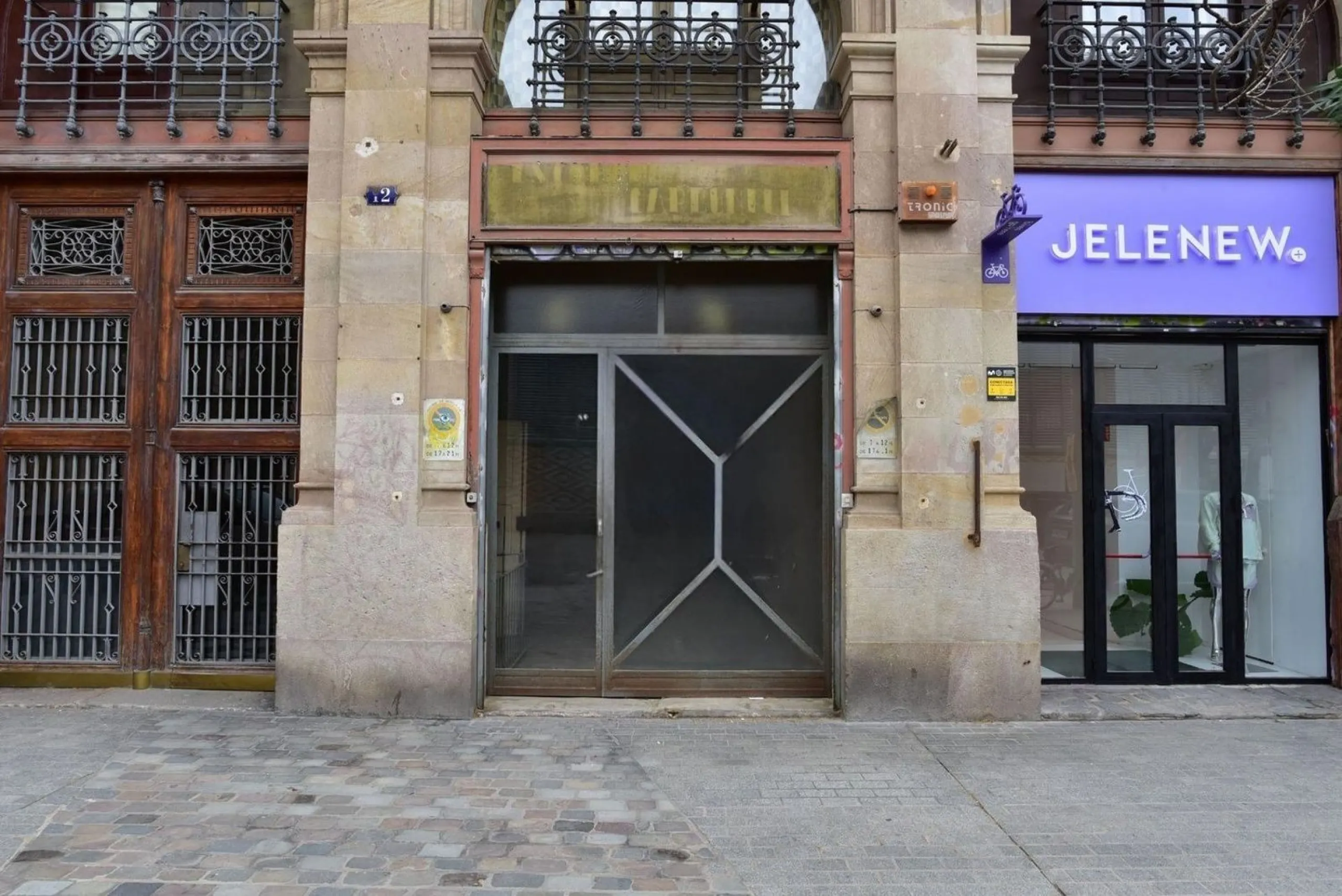 587 m² Commercial Premises in Barcelona
