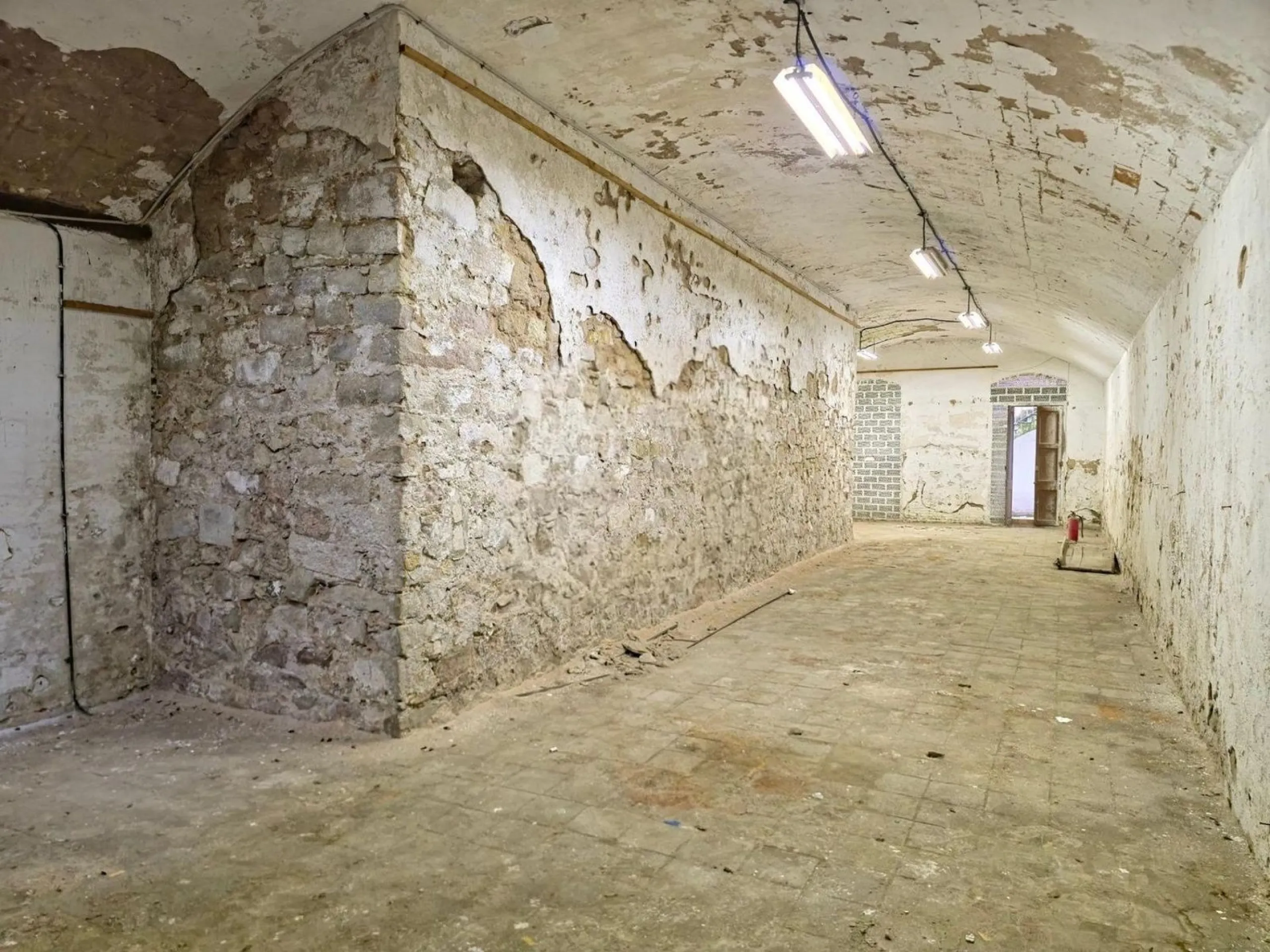 587 m² Commercial Premises in Barcelona