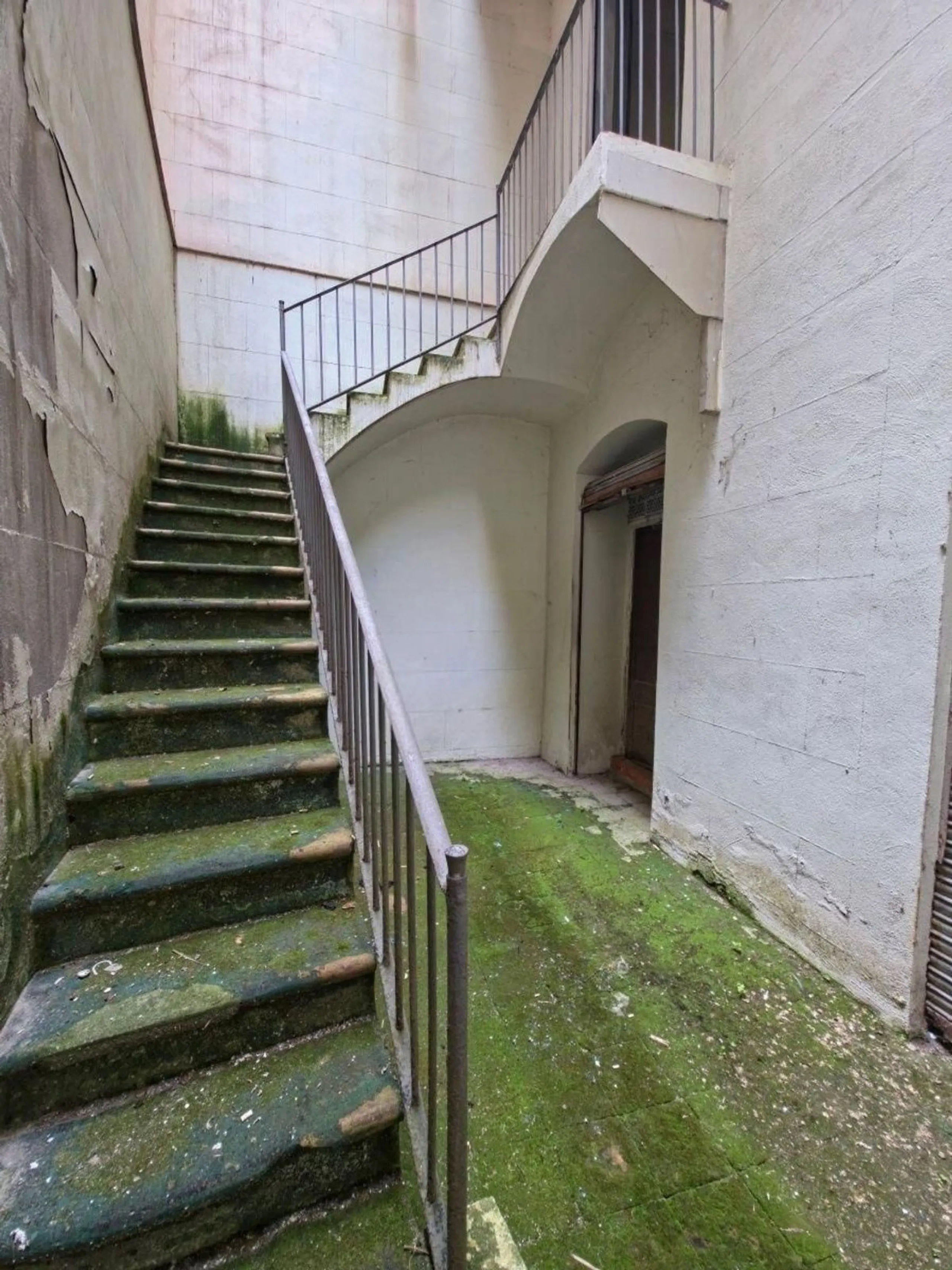 587 m² Commercial Premises in Barcelona